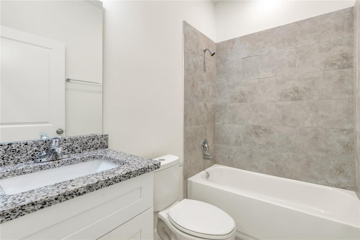 206 CRESCENT DRIVE — photo 16 of 22