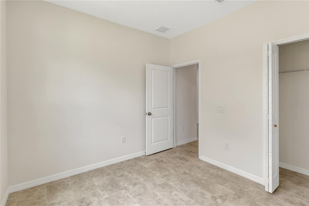 206 CRESCENT DRIVE — photo 15 of 22