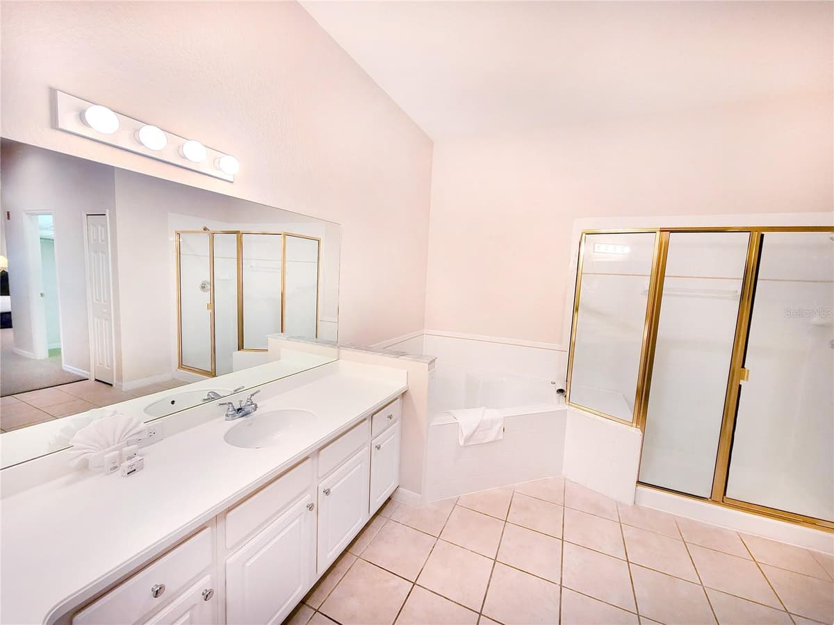716 LUCAYA LOOP — photo 19 of 50