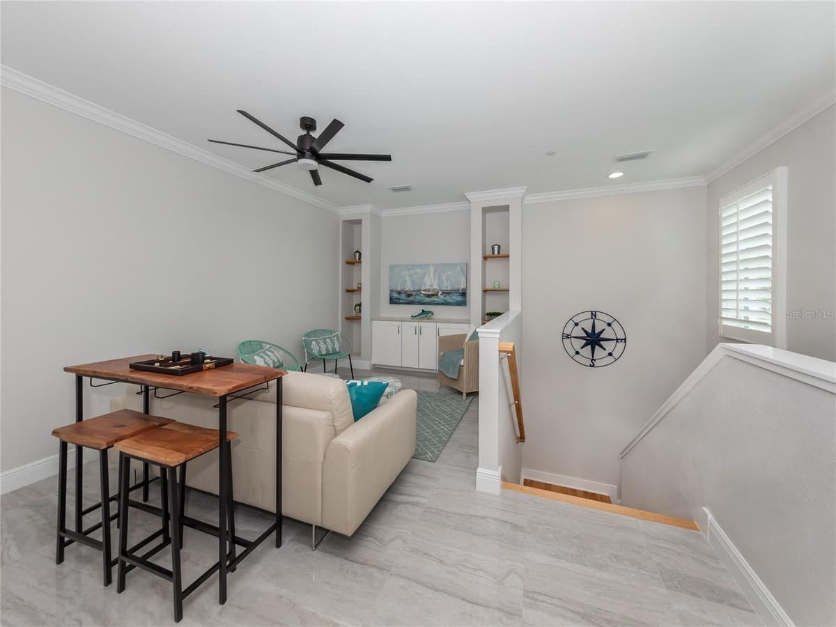 934 VENICE AVENUE — photo 12 of 34