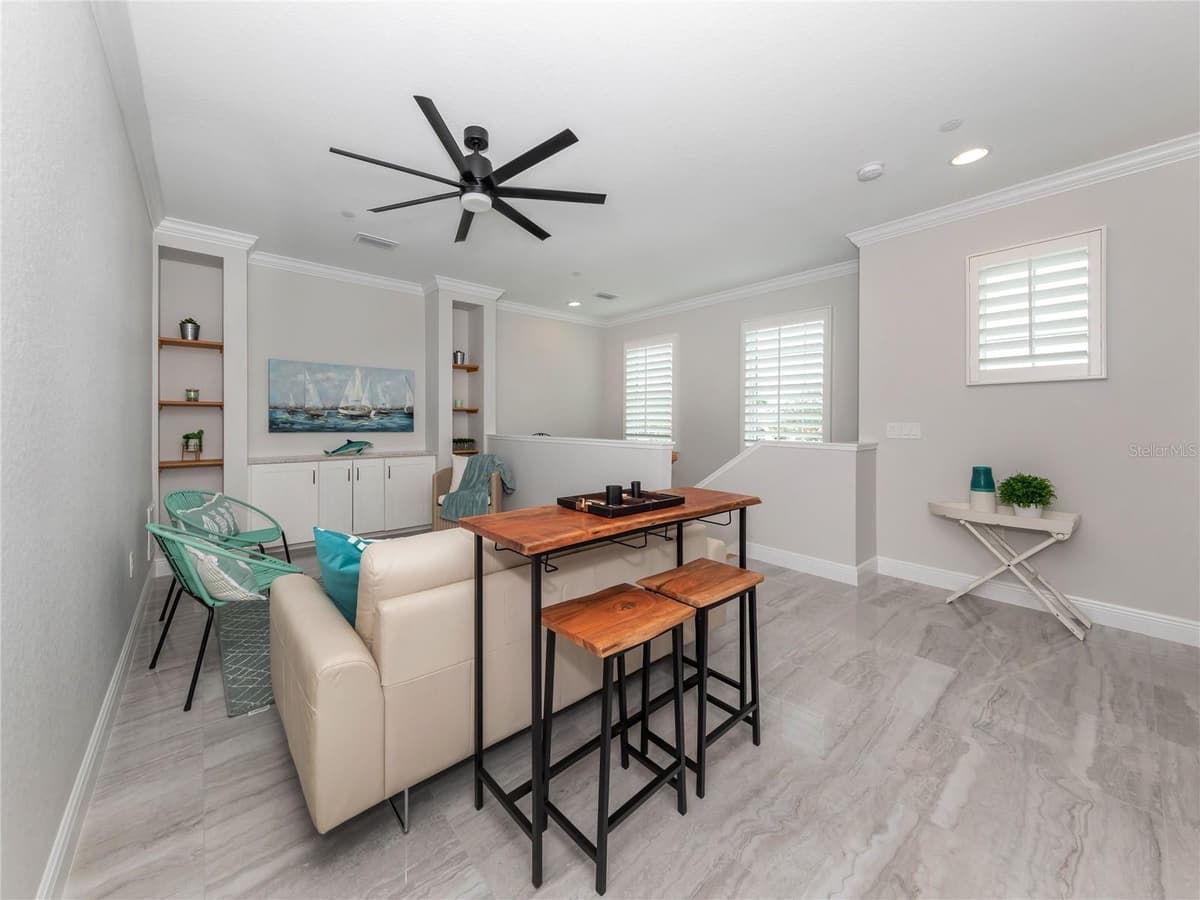 934 VENICE AVENUE — photo 11 of 34