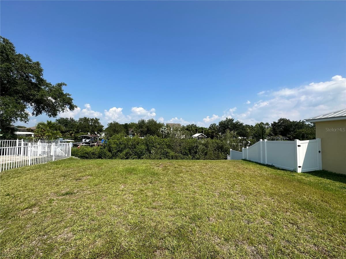 421 BAHAMA GRANDE BOULEVARD — photo 4 of 15