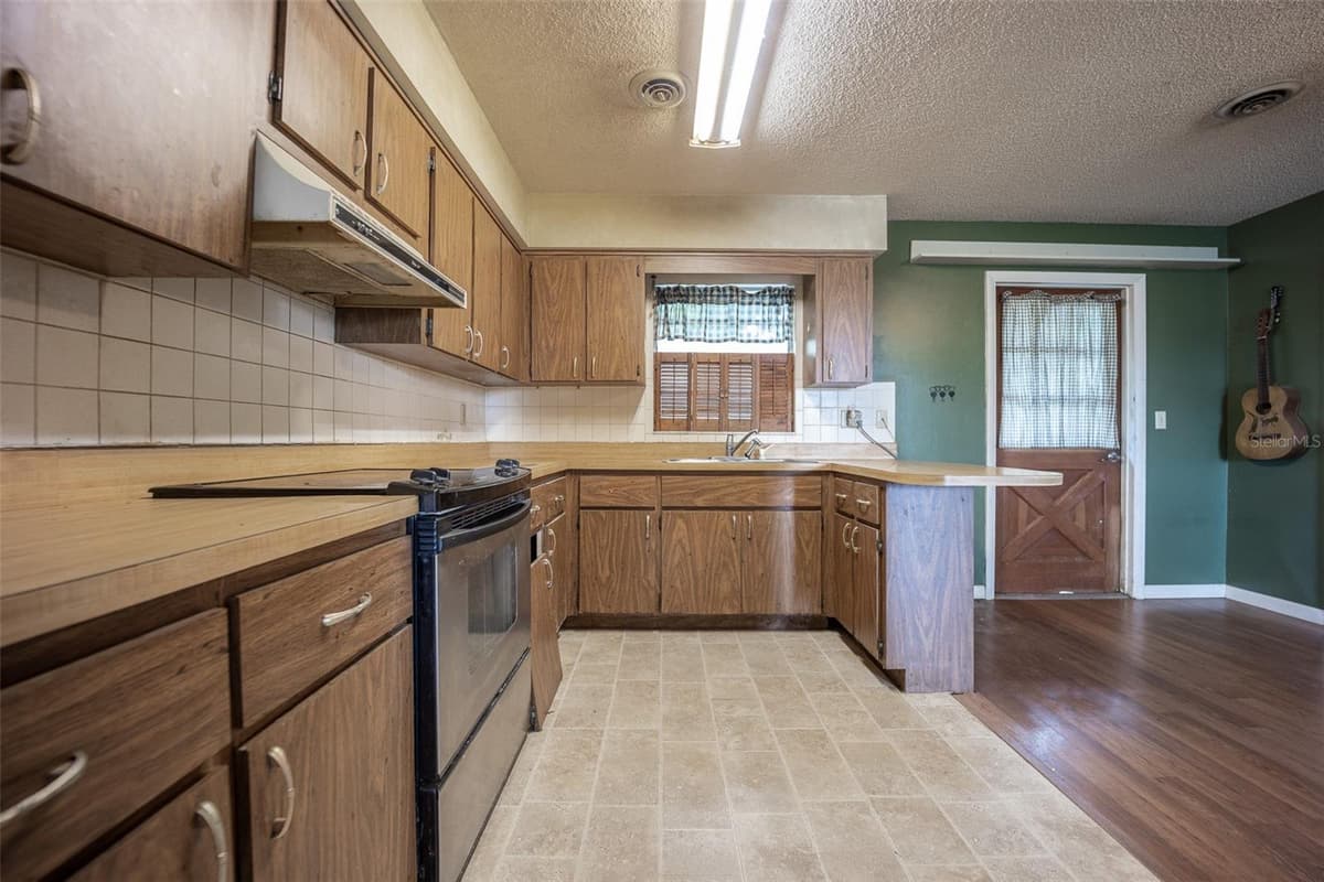 9701 WARM SPRINGS AVENUE — photo 6 of 14