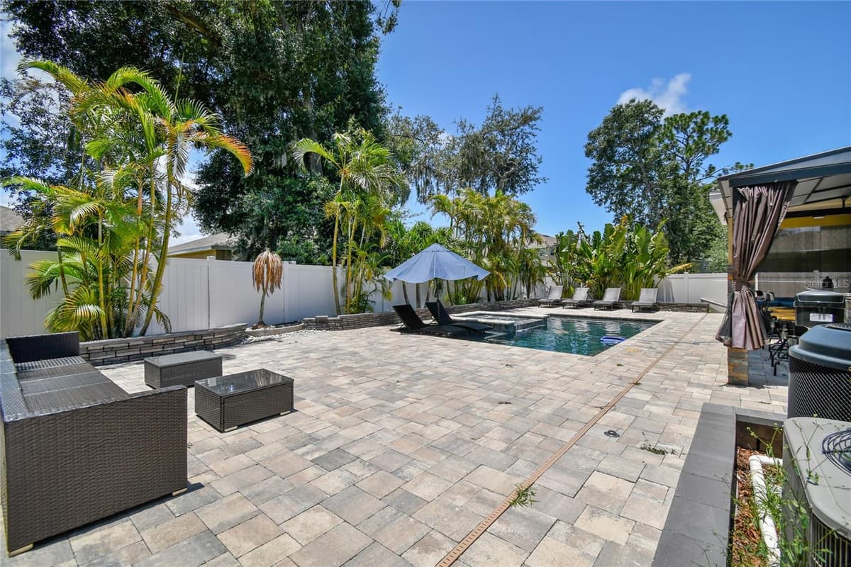 10413 HAMPTON MEADOW WAY — photo 13 of 61