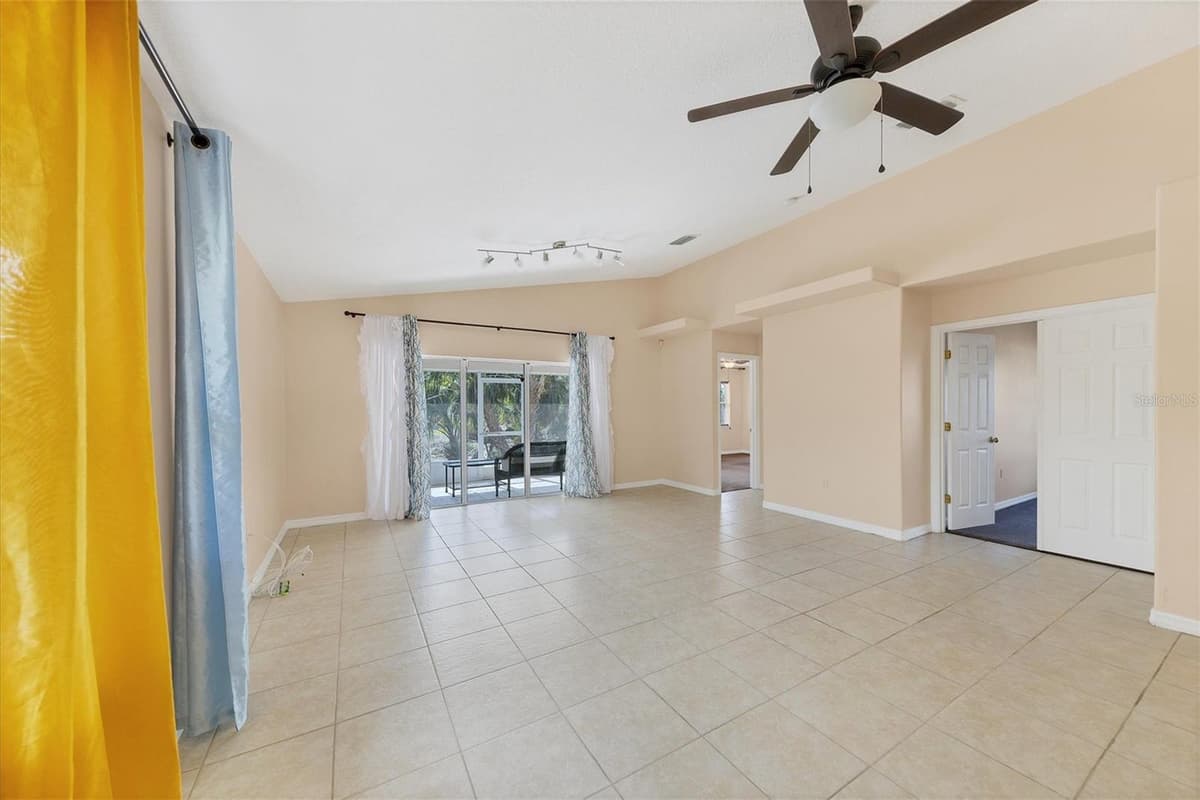11907 DE LEON DRIVE — photo 7 of 29