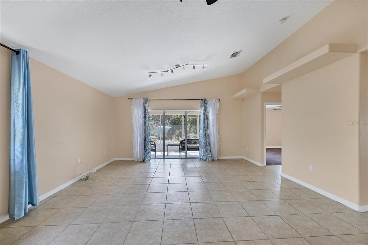 11907 DE LEON DRIVE — photo 6 of 29