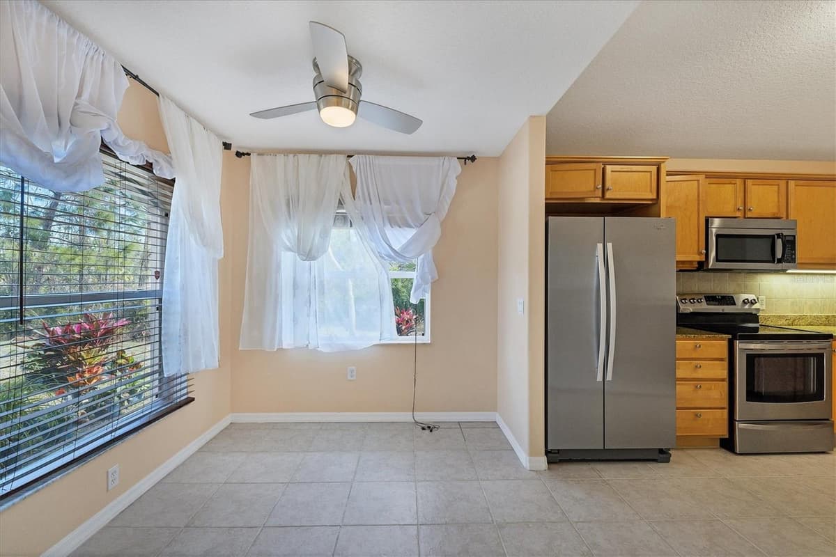 11907 DE LEON DRIVE — photo 15 of 29