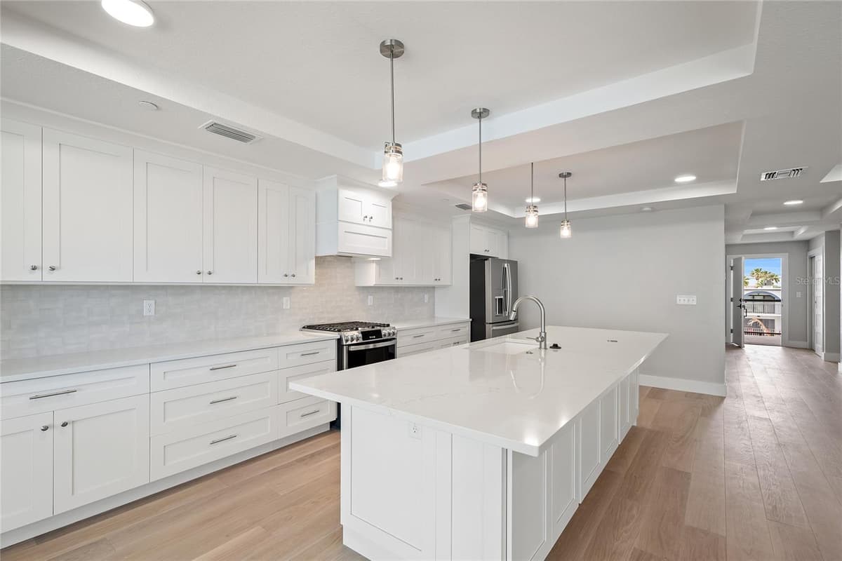 14048 GULF BOULEVARD — photo 10 of 44