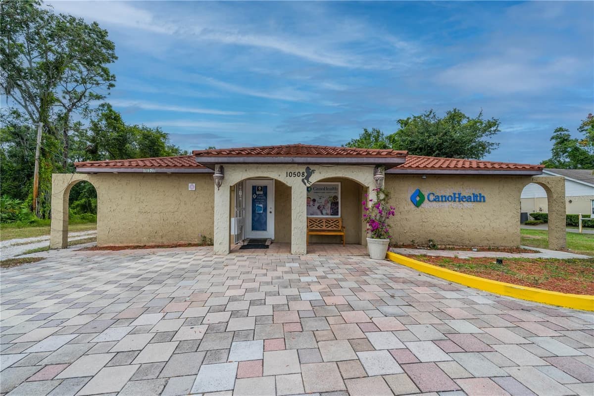 10508 GIBSONTON DR — photo 1 of 37