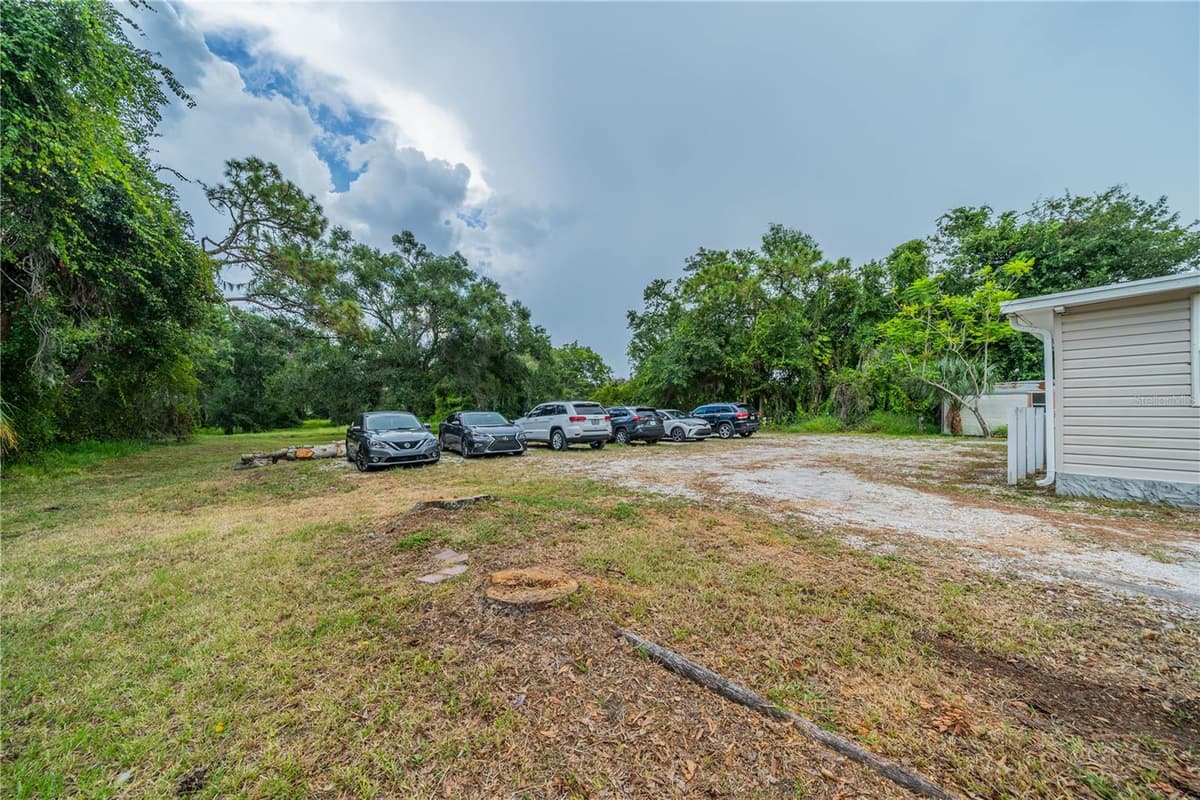 10508 GIBSONTON DR — photo 34 of 37