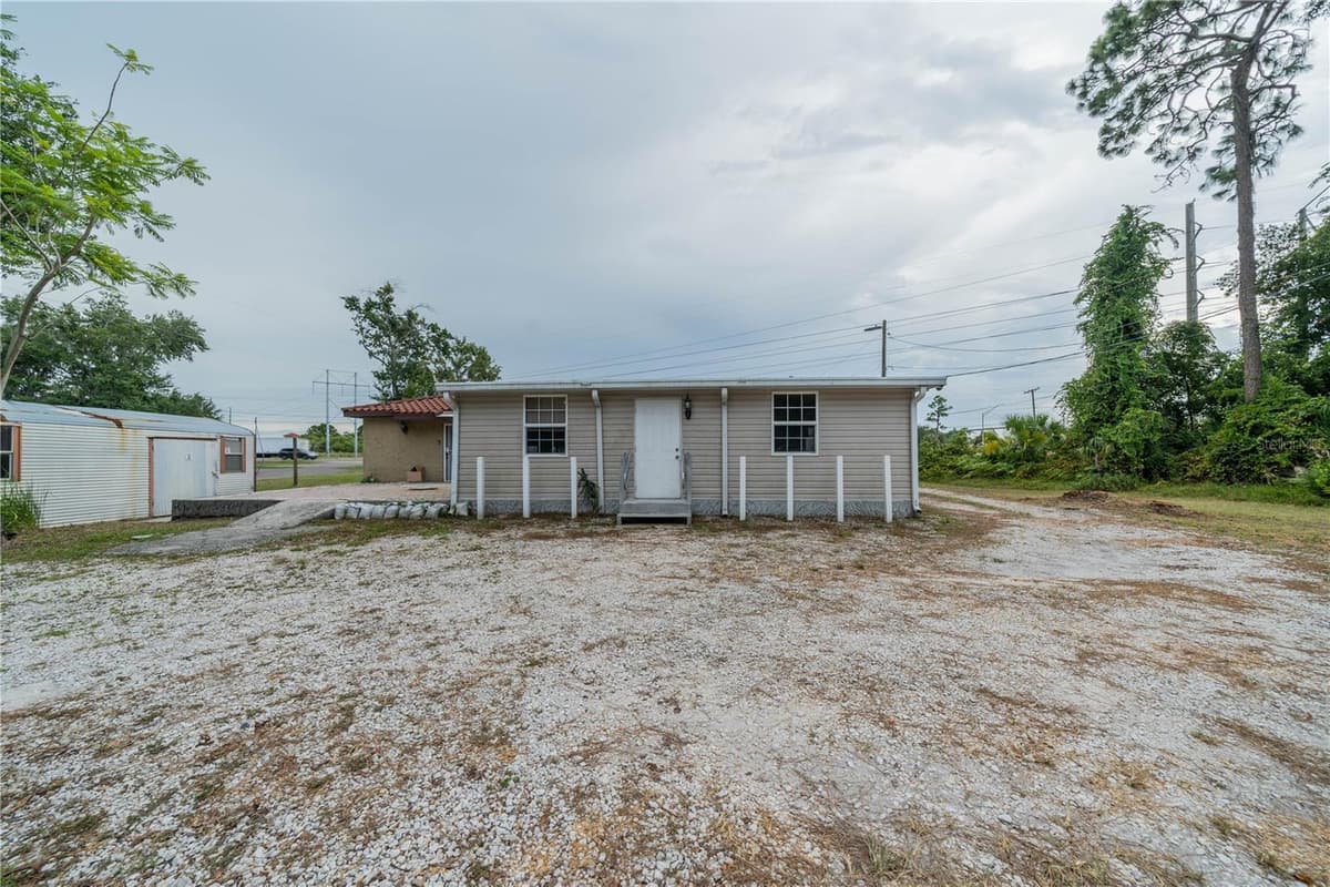 10508 GIBSONTON DR — photo 33 of 37