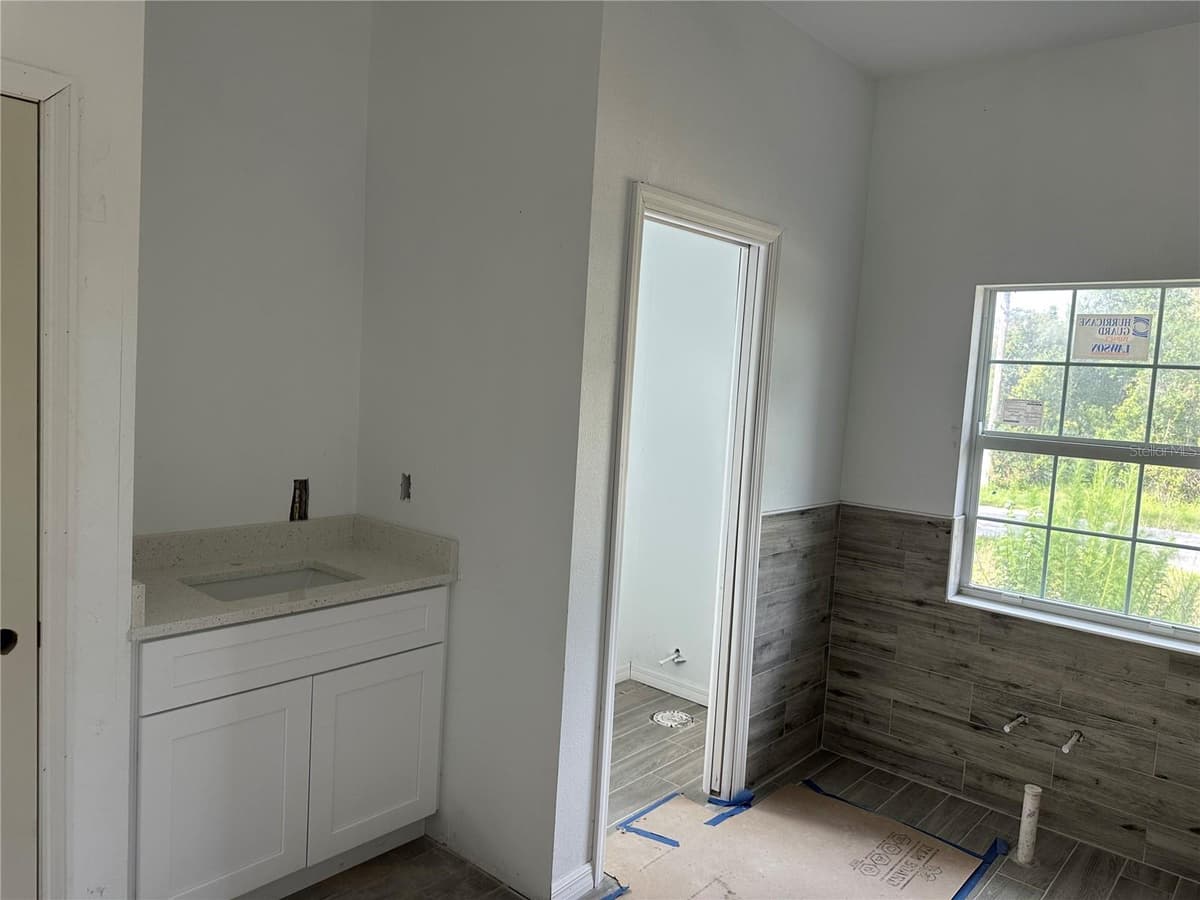 5462 GAGNON TERRACE — photo 12 of 22
