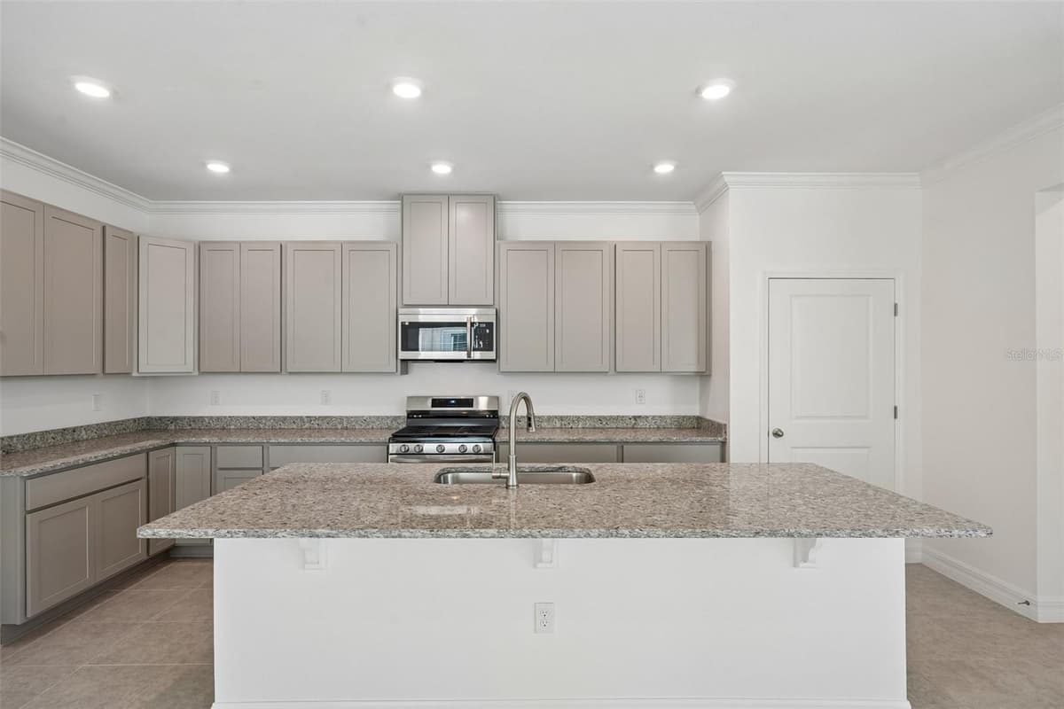 25503 CALUSA DRIVE — photo 12 of 36