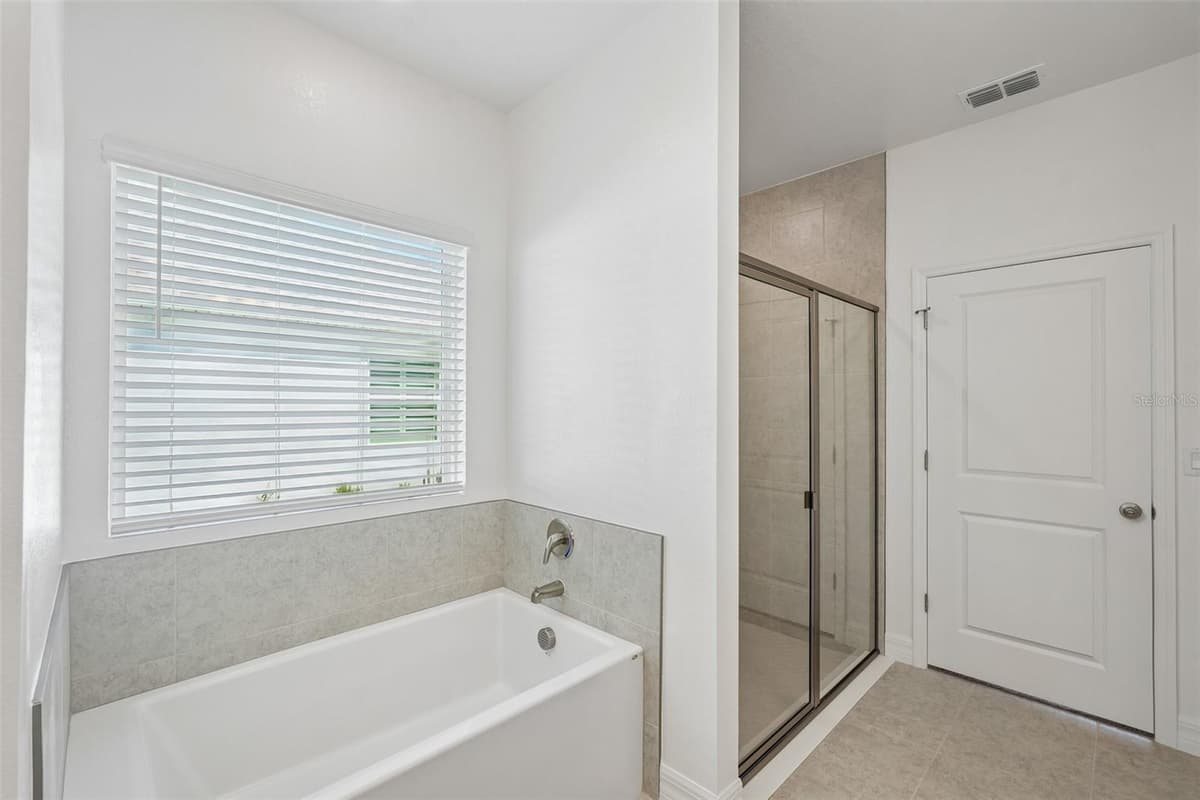 25503 CALUSA DRIVE — photo 18 of 36