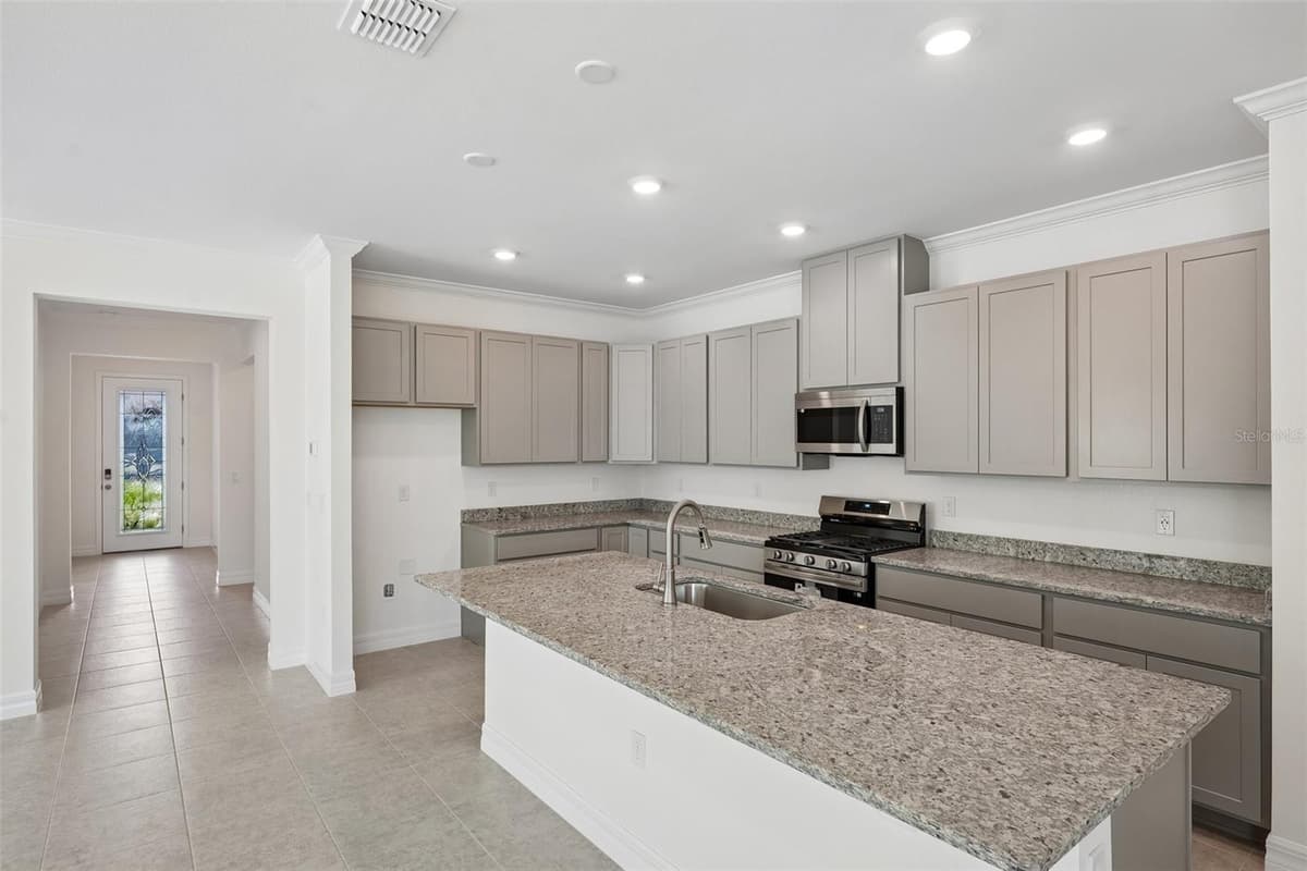 25503 CALUSA DRIVE — photo 2 of 36