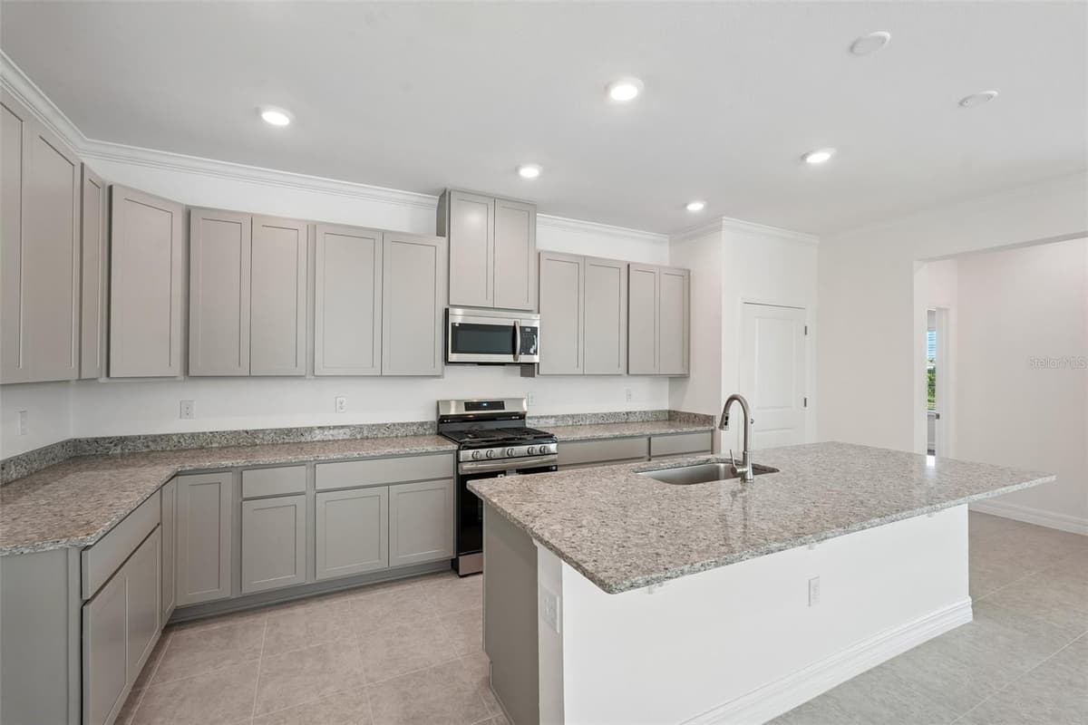 25503 CALUSA DRIVE — photo 13 of 36