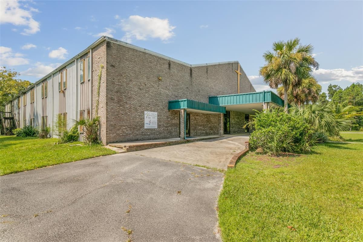 3601 MOODY BOULEVARD — photo 9 of 96