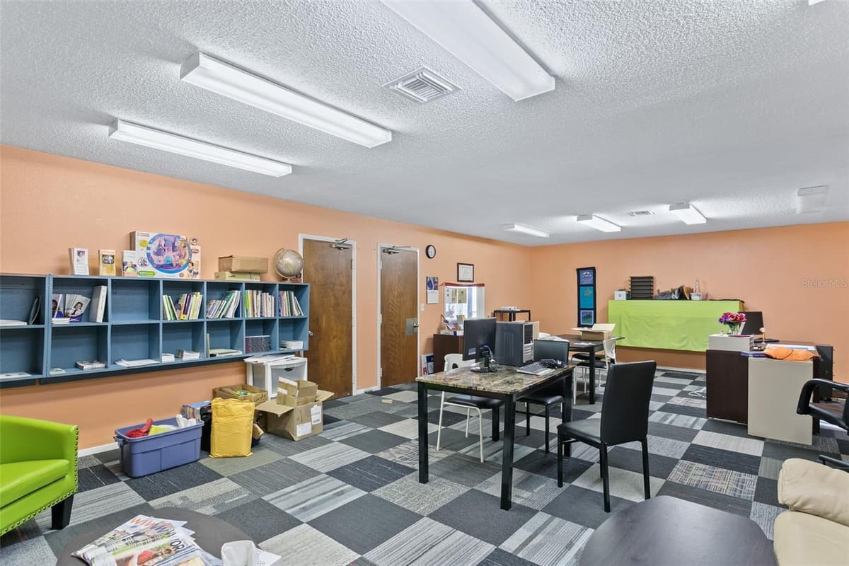3601 MOODY BOULEVARD — photo 45 of 96