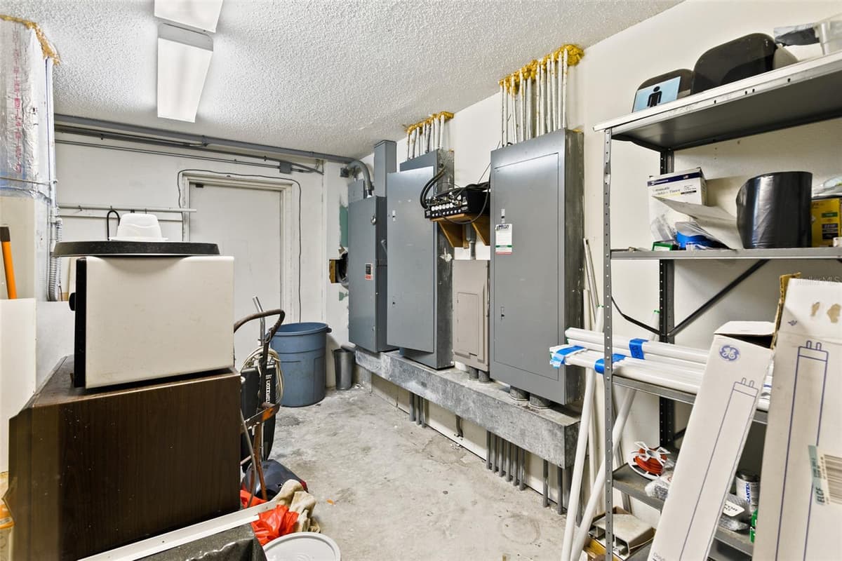 3601 MOODY BOULEVARD — photo 29 of 96