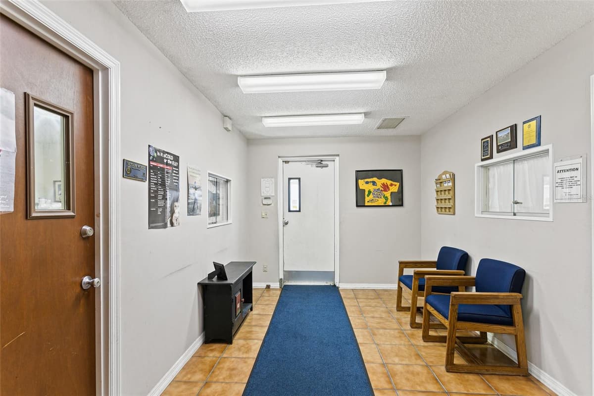 3601 MOODY BOULEVARD — photo 33 of 96