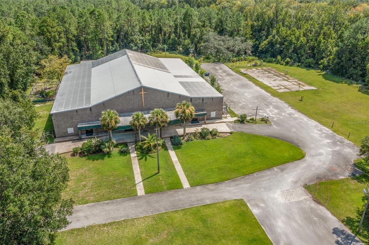 3601 MOODY BOULEVARD — photo 1 of 96