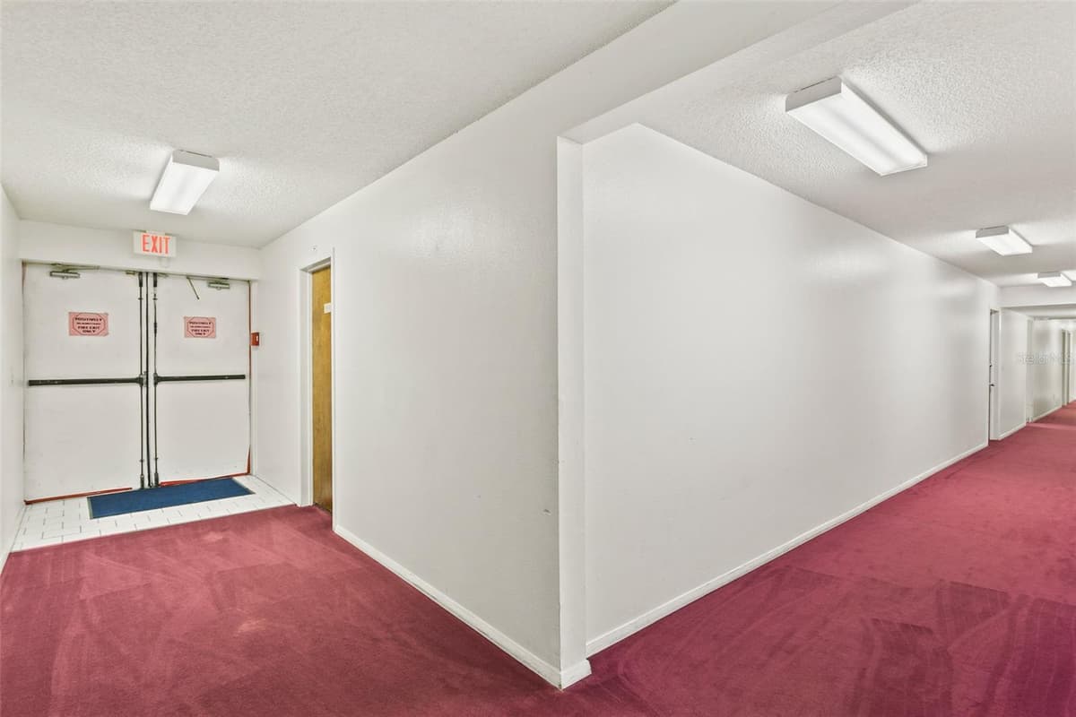 3601 MOODY BOULEVARD — photo 34 of 96