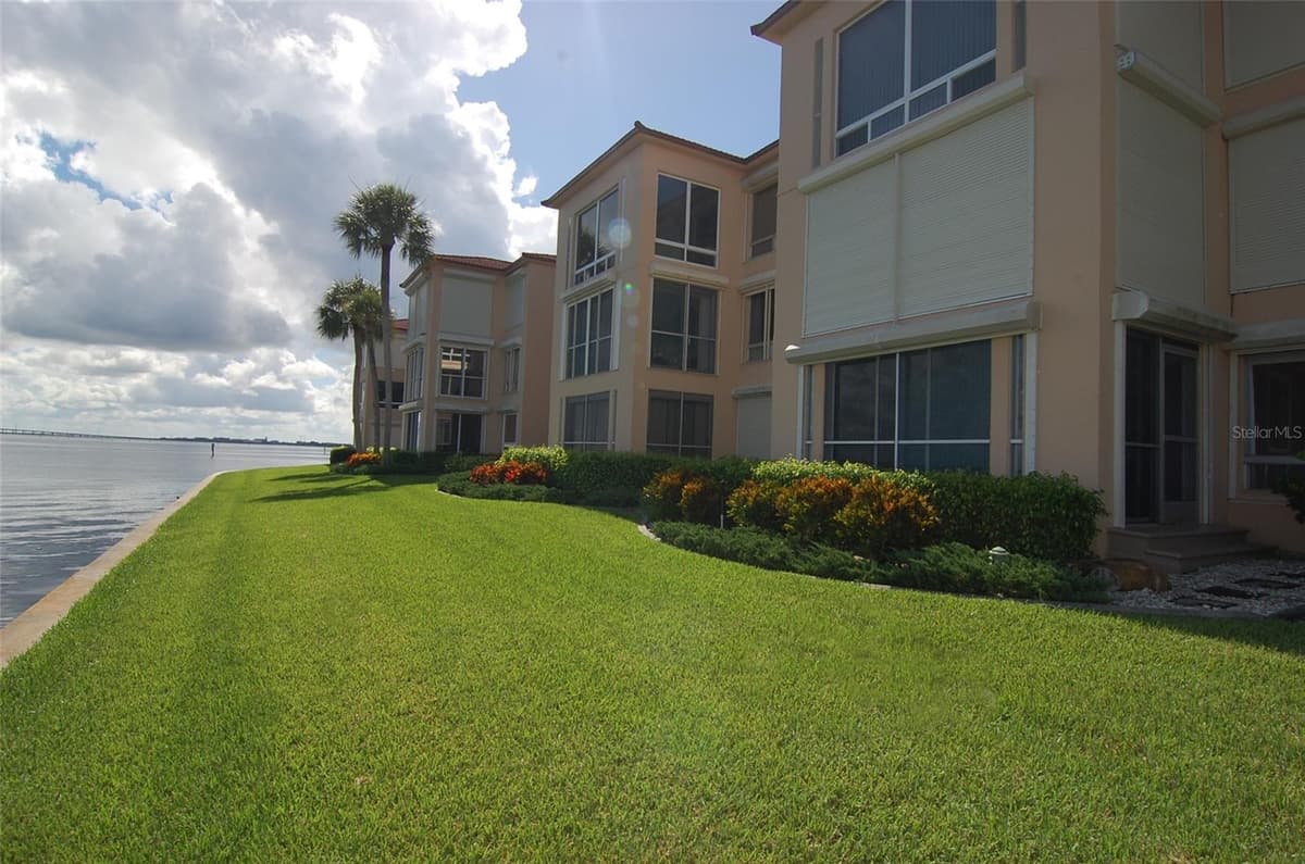 1 COLONY POINT DRIVE — photo 36 of 47