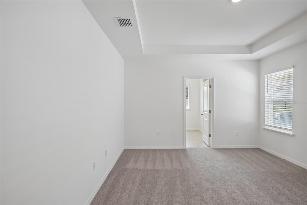 25129 CALUSA DRIVE — photo 18 of 40