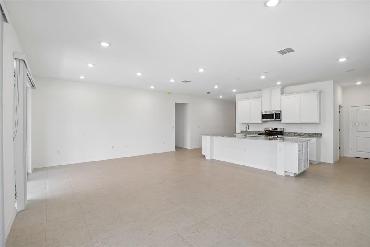 25129 CALUSA DRIVE — photo 12 of 40