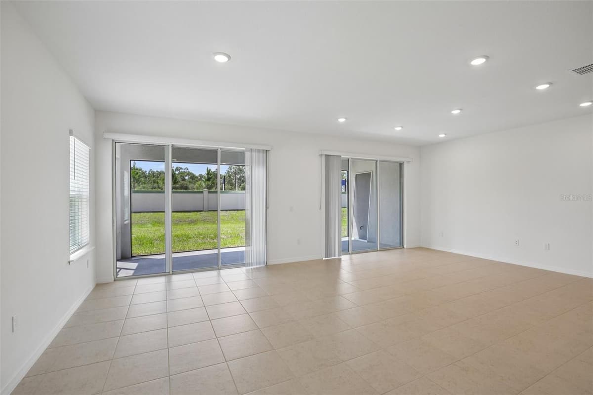 25129 CALUSA DRIVE — photo 15 of 40