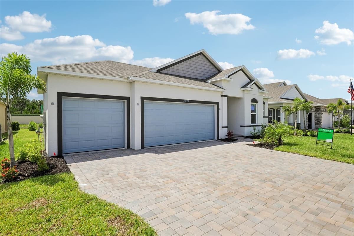 25129 CALUSA DRIVE — photo 3 of 40