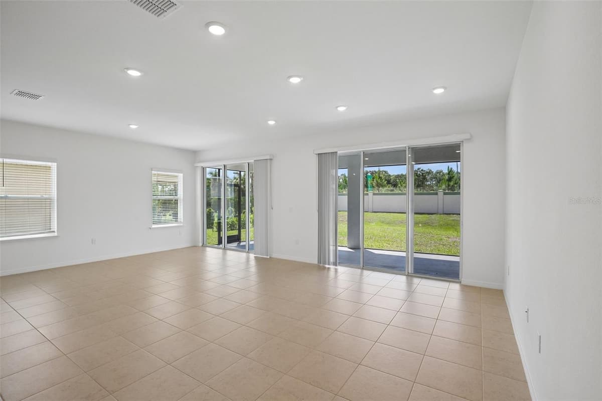 25129 CALUSA DRIVE — photo 16 of 40