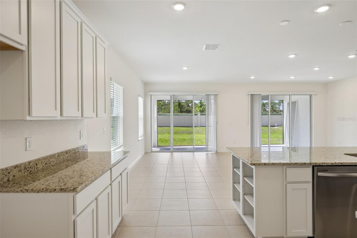25129 CALUSA DRIVE — photo 11 of 40