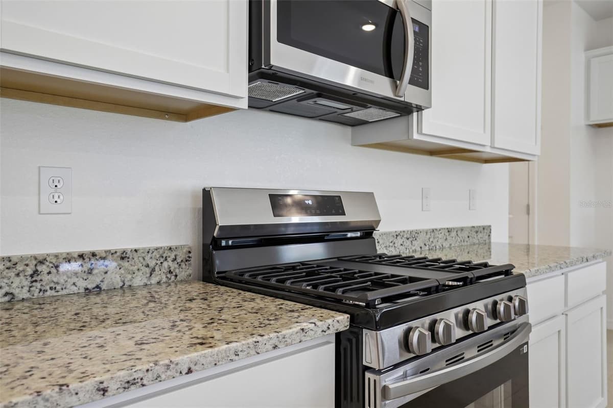 25129 CALUSA DRIVE — photo 6 of 40