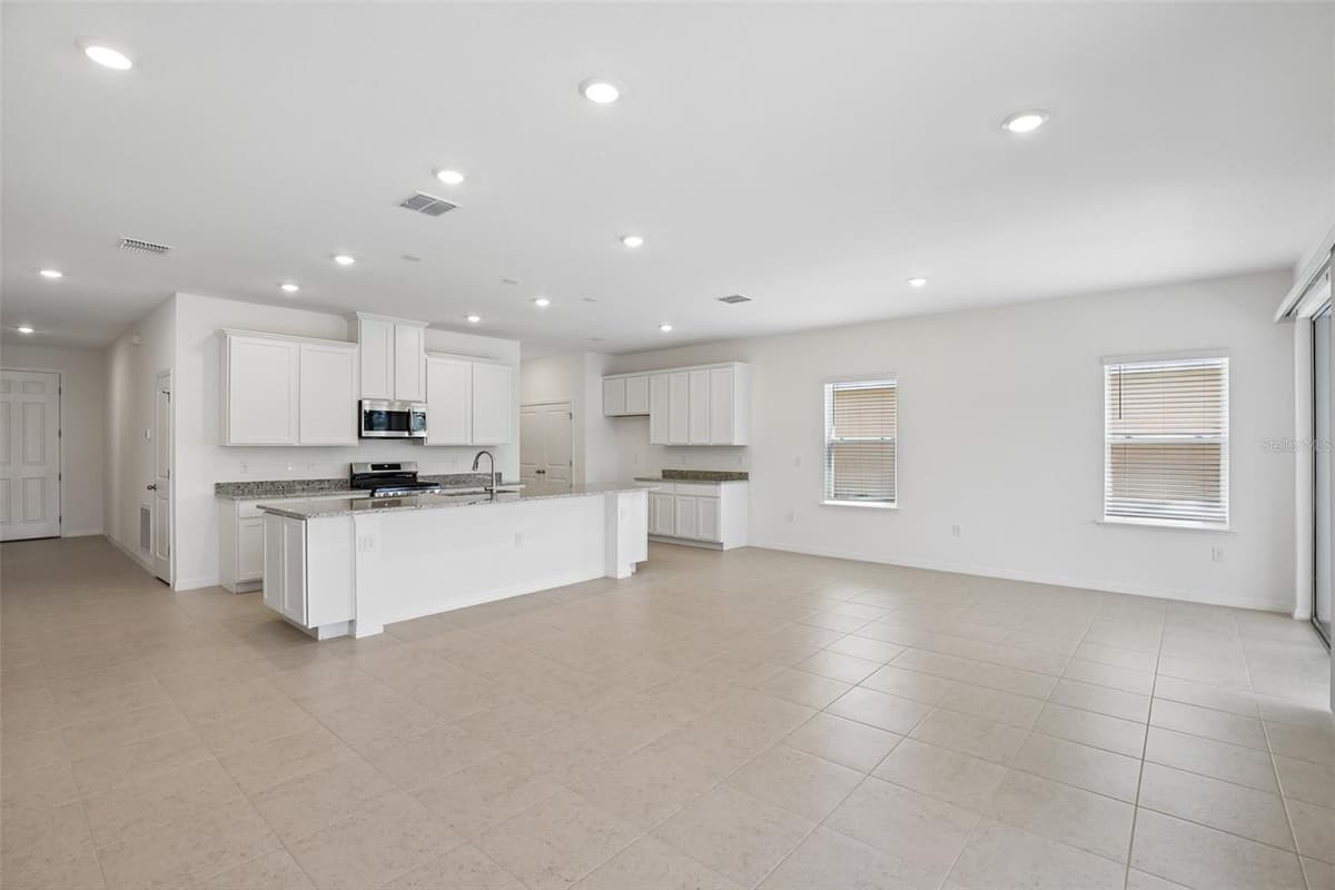 25129 CALUSA DRIVE — photo 13 of 40