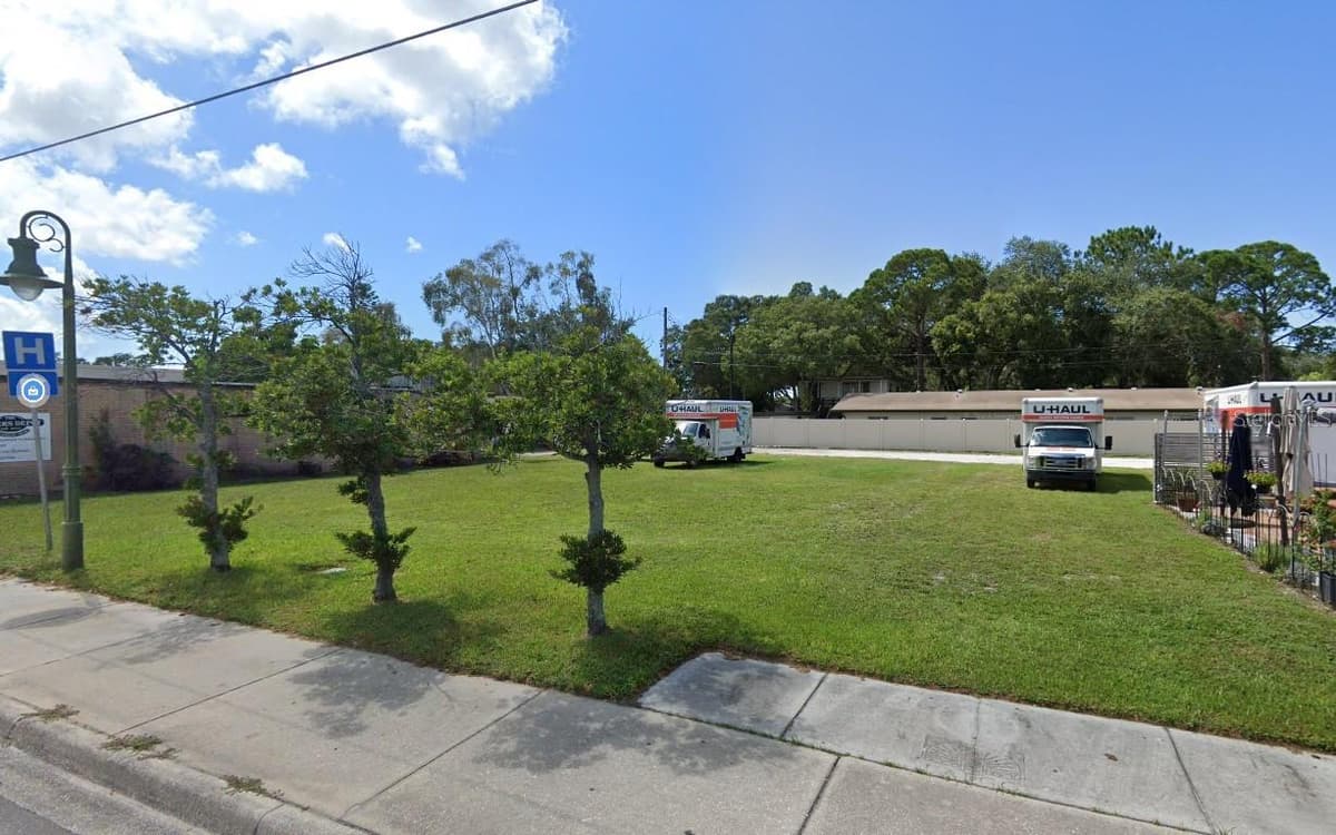 101 CLEARWATER-LARGO ROAD — photo 1 of 6