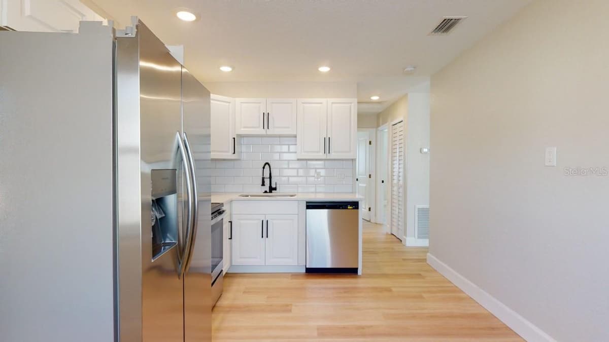 5022 10TH AVENUE — photo 8 of 35