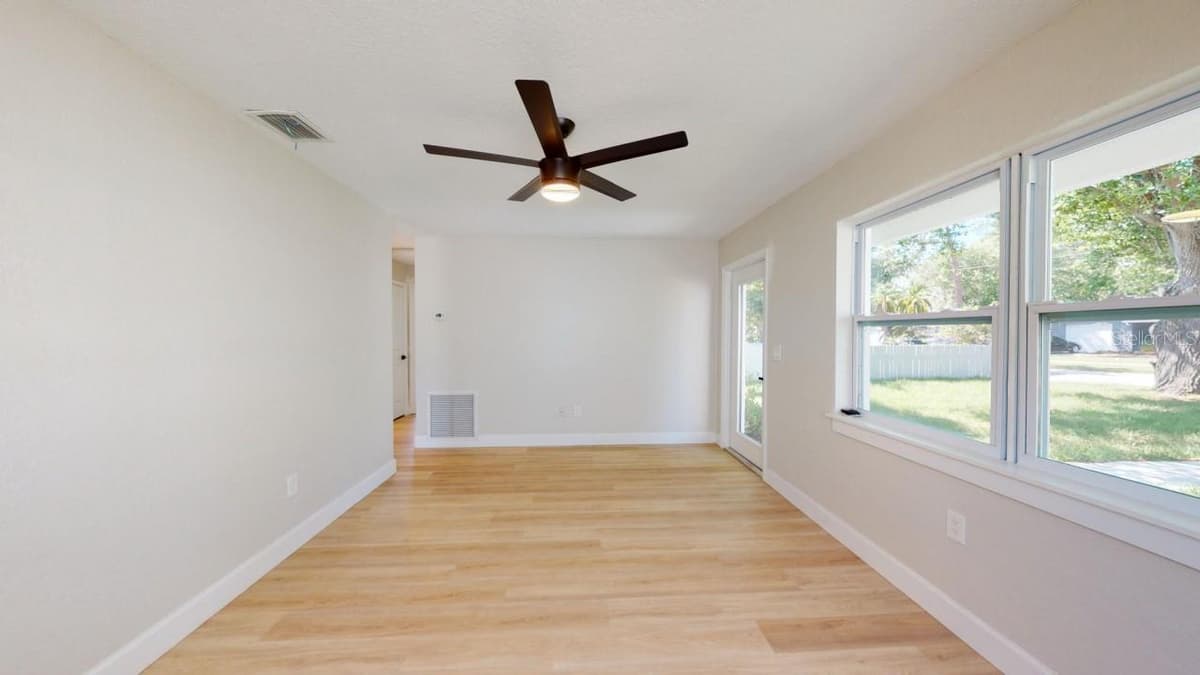 5022 10TH AVENUE — photo 7 of 35