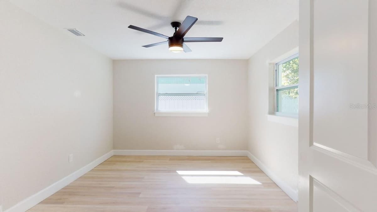 5022 10TH AVENUE — photo 14 of 35
