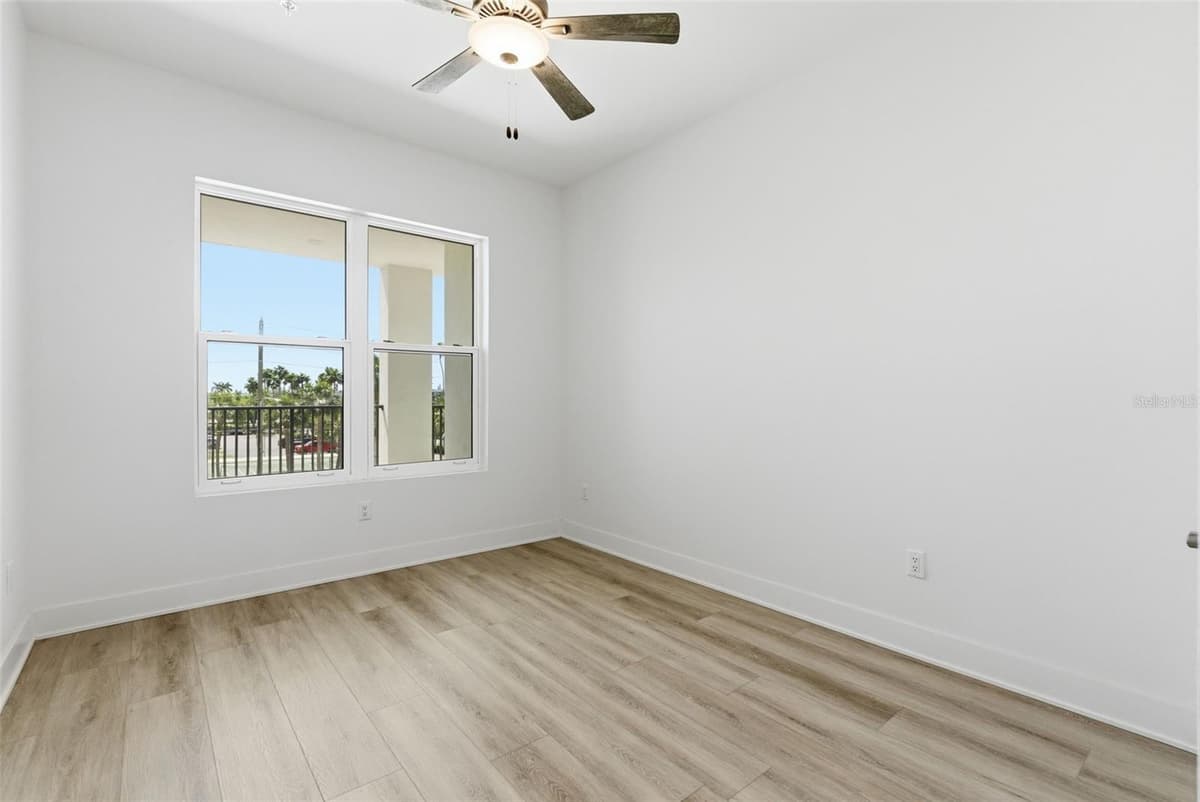 400 150TH AVENUE — photo 35 of 71