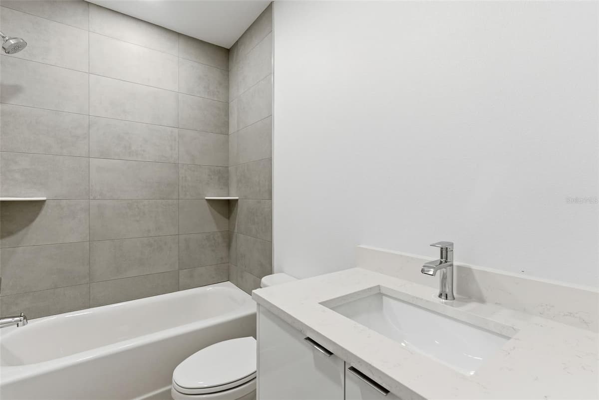 400 150TH AVENUE — photo 38 of 71