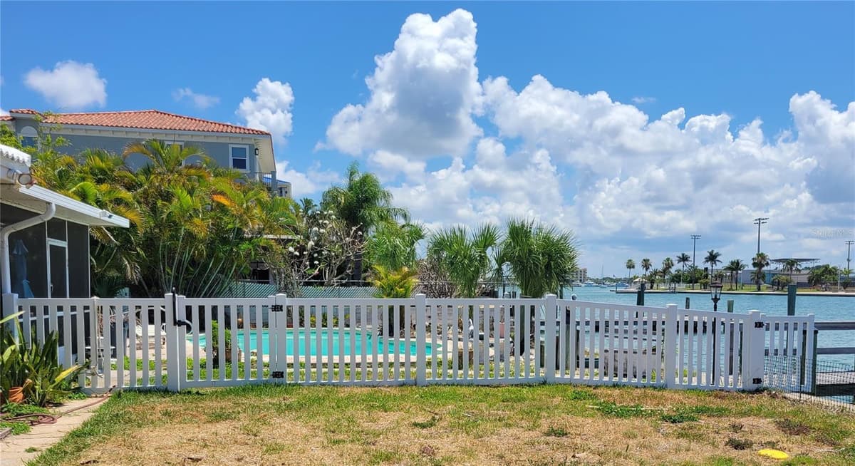 15318 HARBOR DRIVE — photo 4 of 55