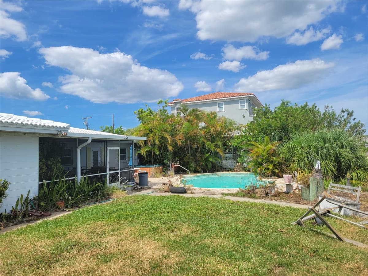 15318 HARBOR DRIVE — photo 5 of 55