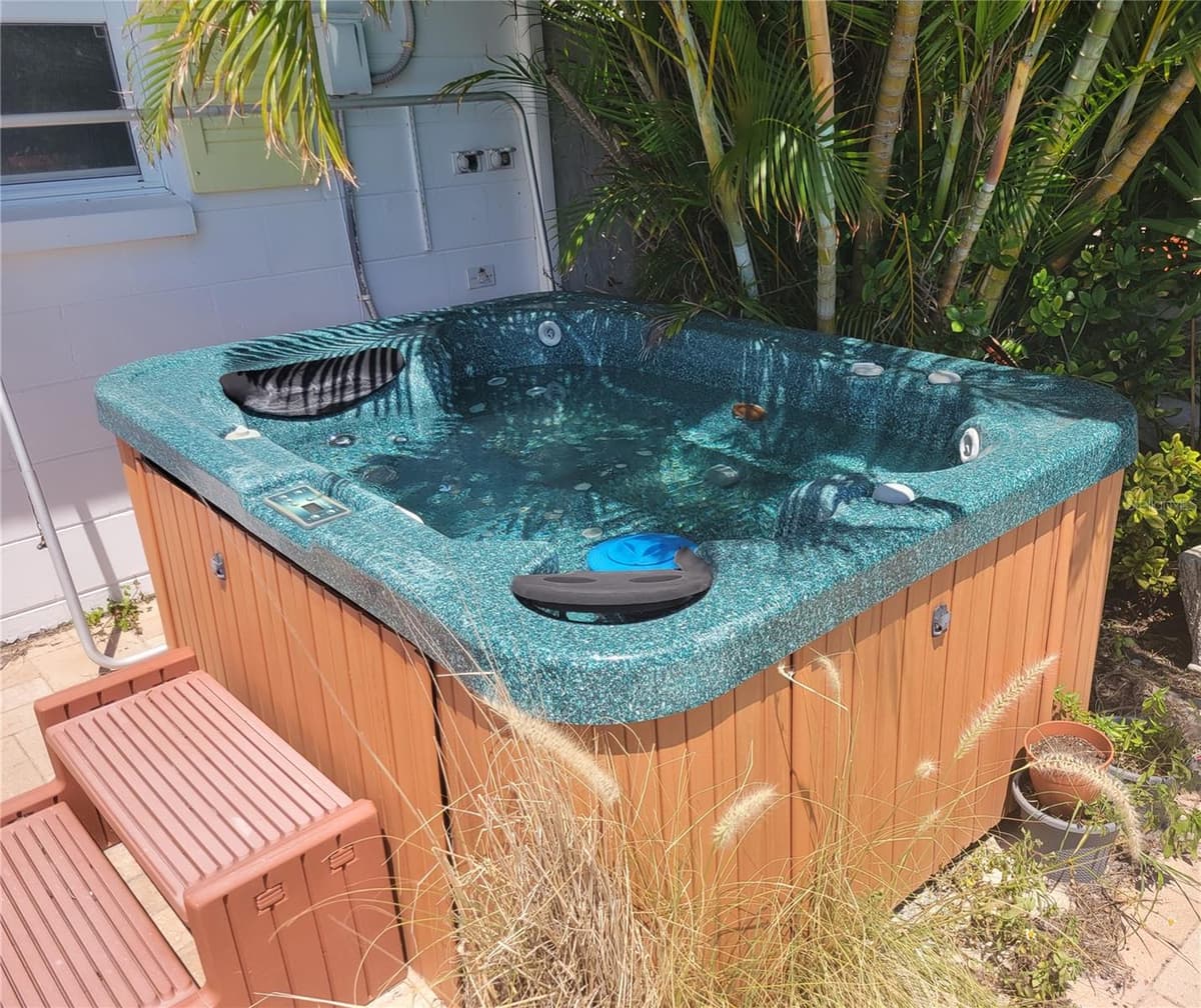 15318 HARBOR DRIVE — photo 9 of 55