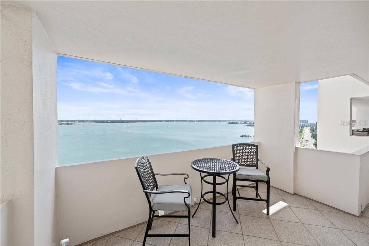 1270 GULF BOULEVARD — photo 6 of 42