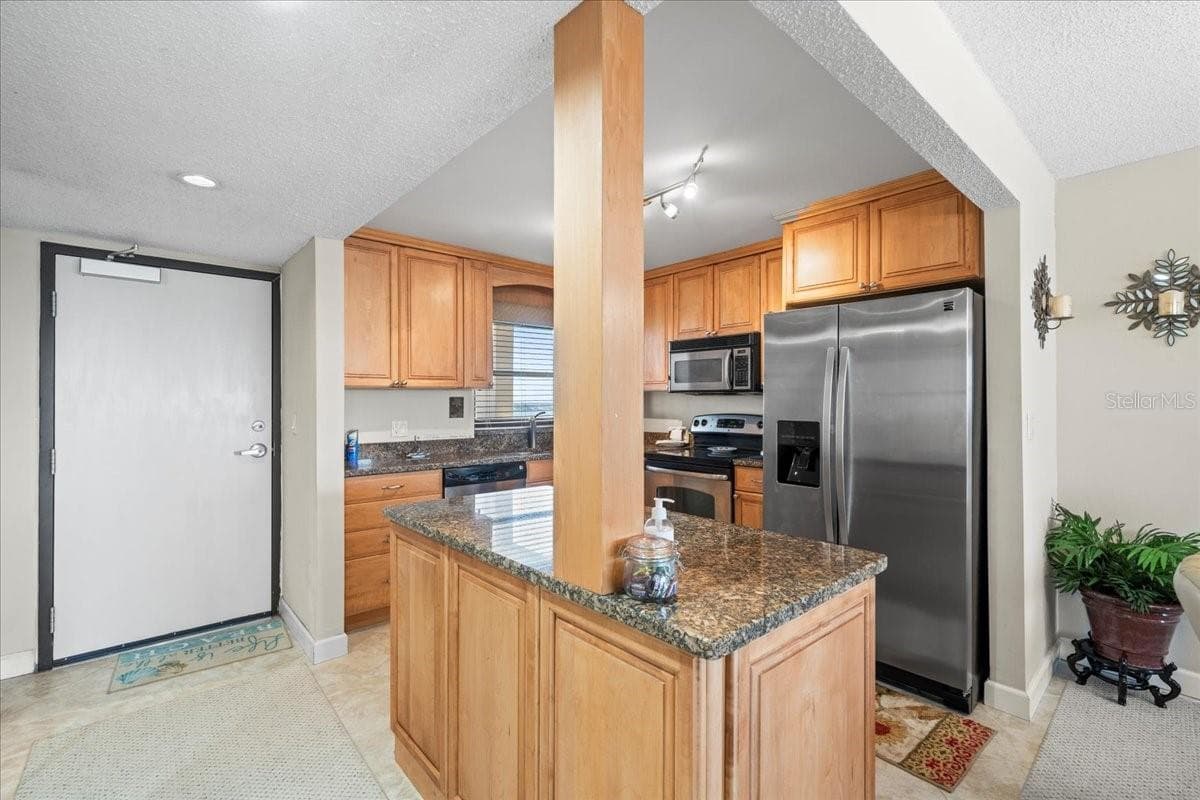 1270 GULF BOULEVARD — photo 18 of 42