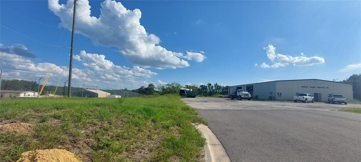 21628 STATE ROAD 46 — photo 2 of 47