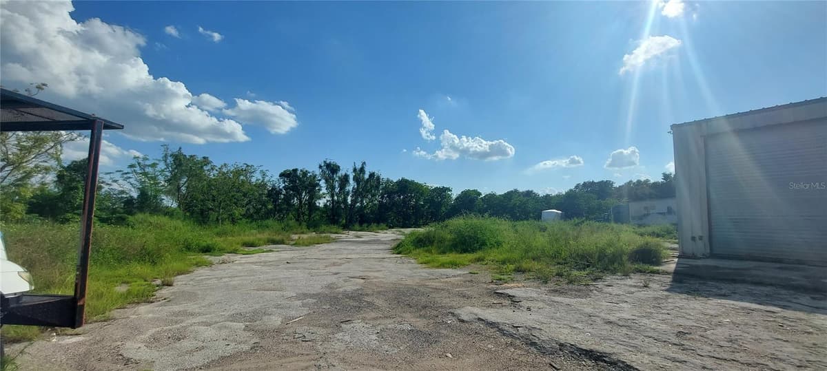 21628 STATE ROAD 46 — photo 12 of 47