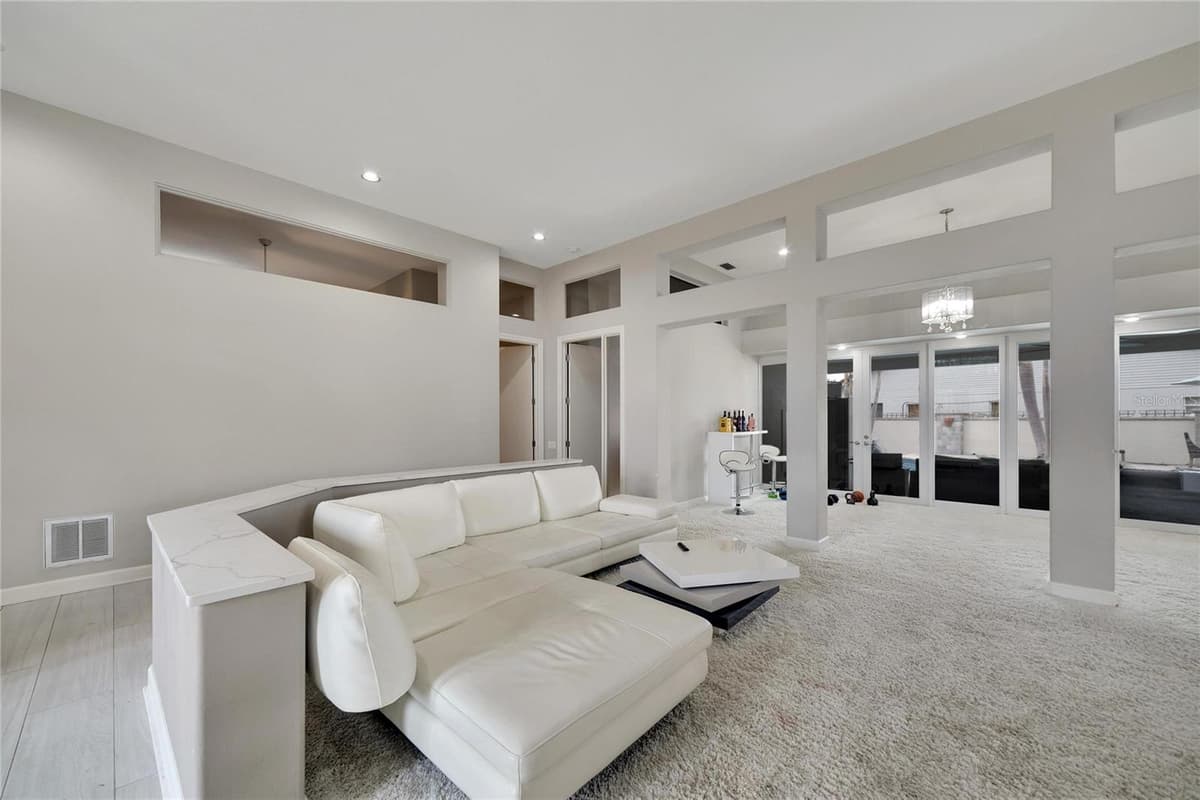 10301 MANTA WAY — photo 12 of 40