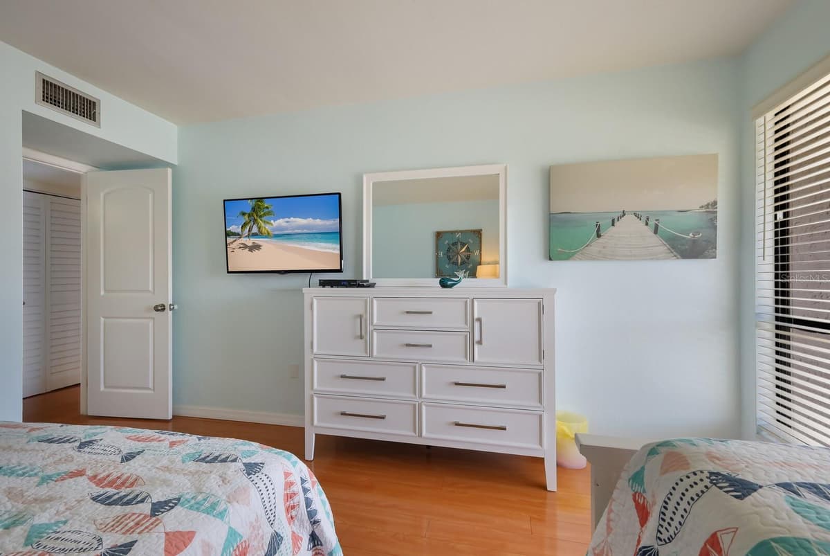 1801 GULF DRIVE — photo 18 of 52